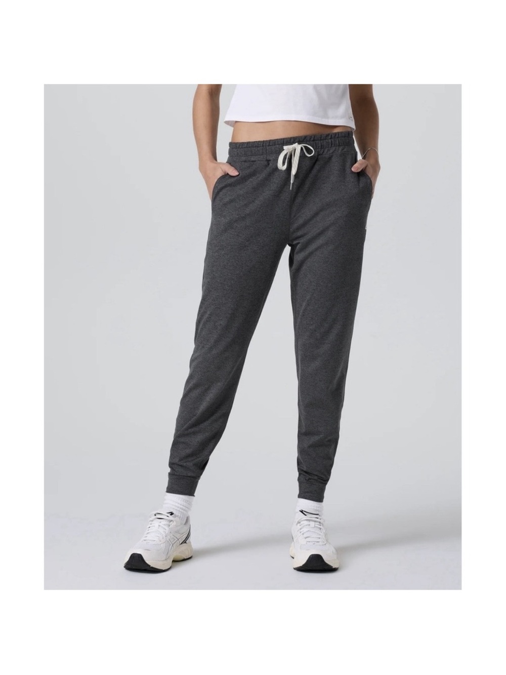 Vuori Women’s The Performance Jogger Pants Athletic Gray Size Medium